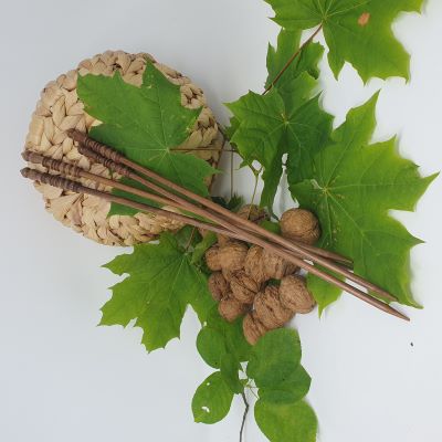 Stricknadeln aus Walnuss-Holz